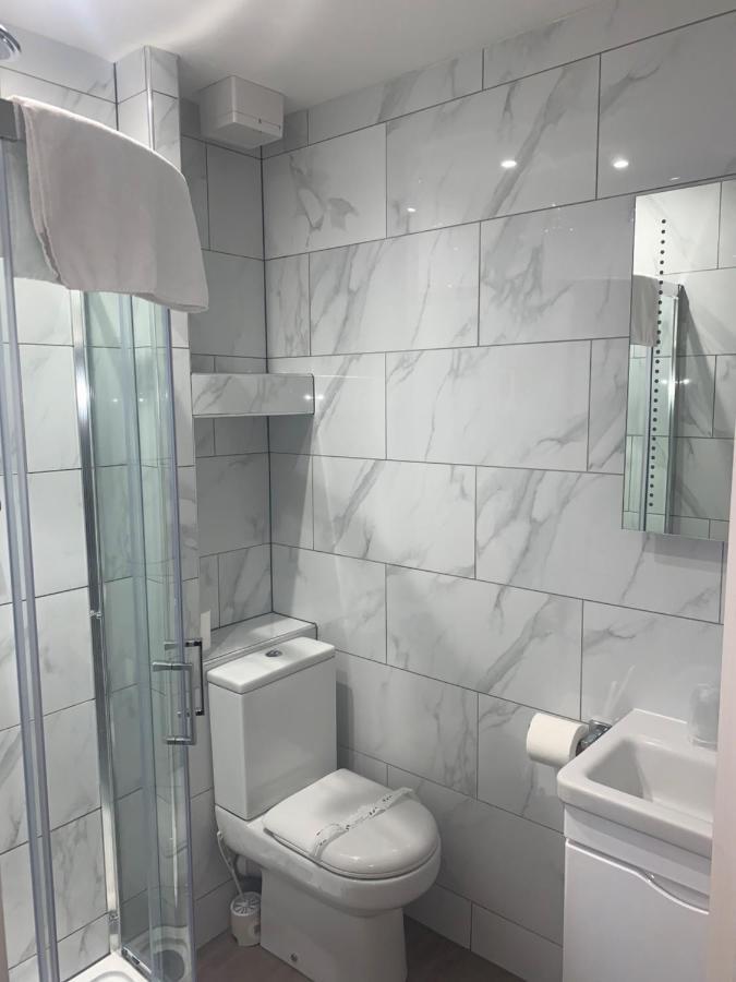 Holtwhites Hotel 엔필드 외부 사진
