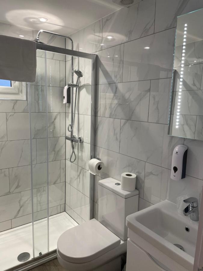 Holtwhites Hotel 엔필드 외부 사진