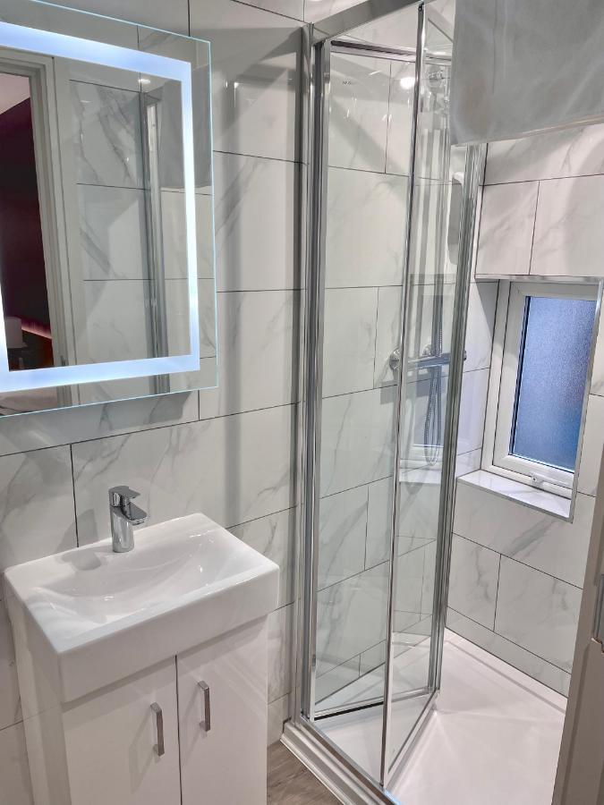 Holtwhites Hotel 엔필드 외부 사진