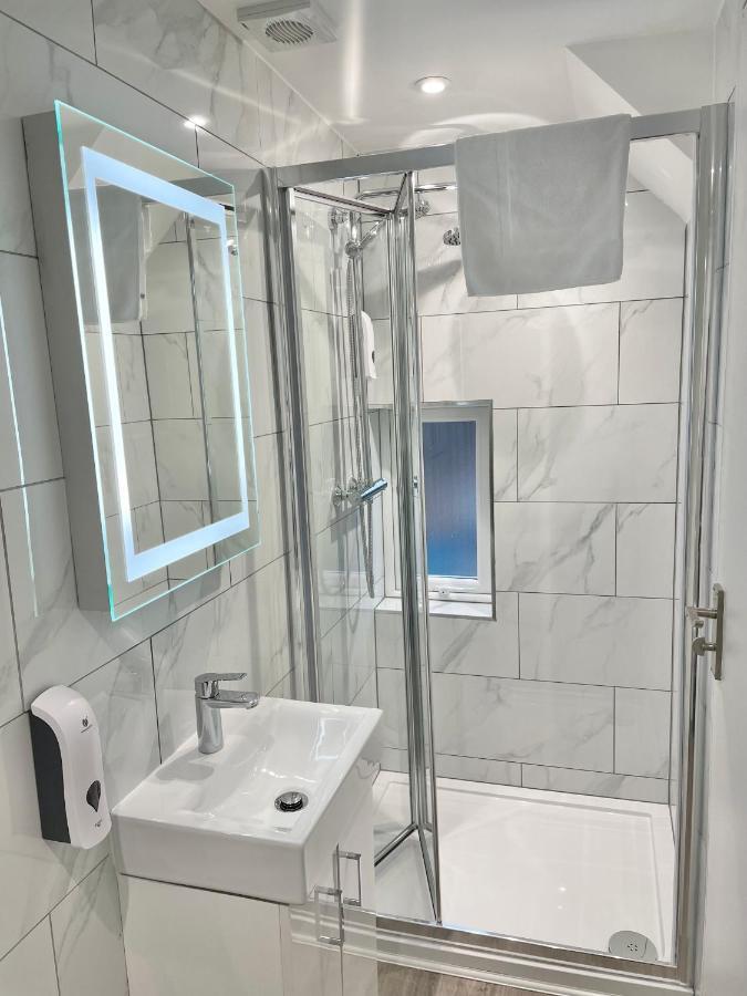 Holtwhites Hotel 엔필드 외부 사진