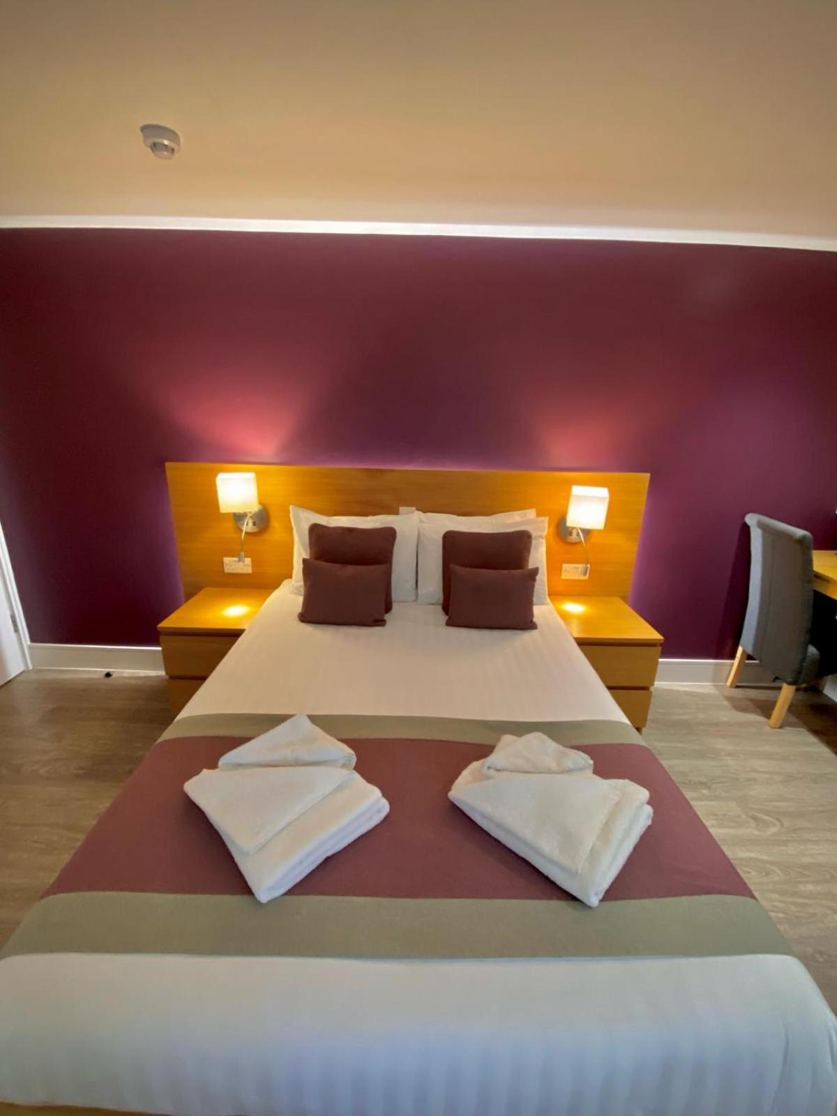 Holtwhites Hotel 엔필드 외부 사진