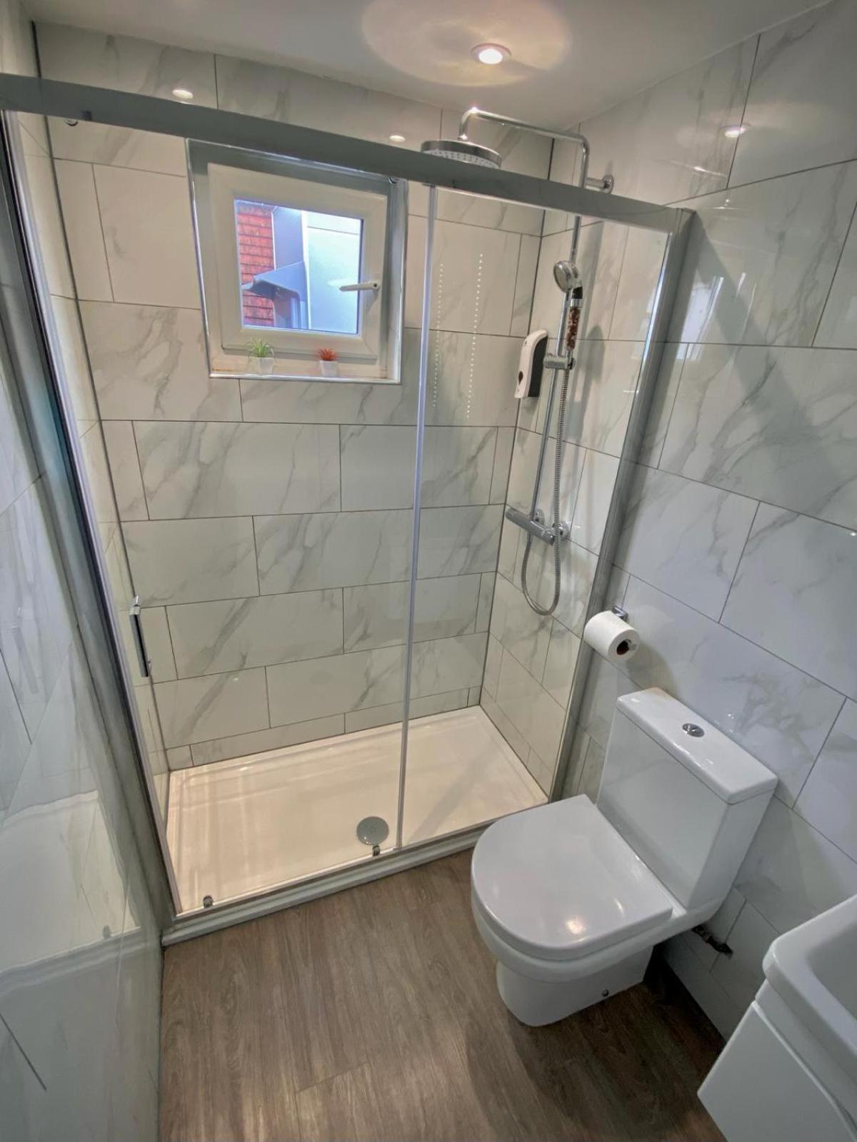 Holtwhites Hotel 엔필드 외부 사진
