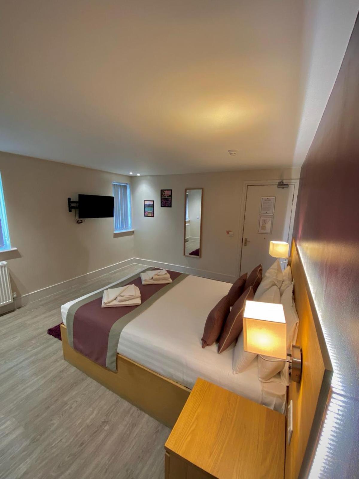 Holtwhites Hotel 엔필드 외부 사진