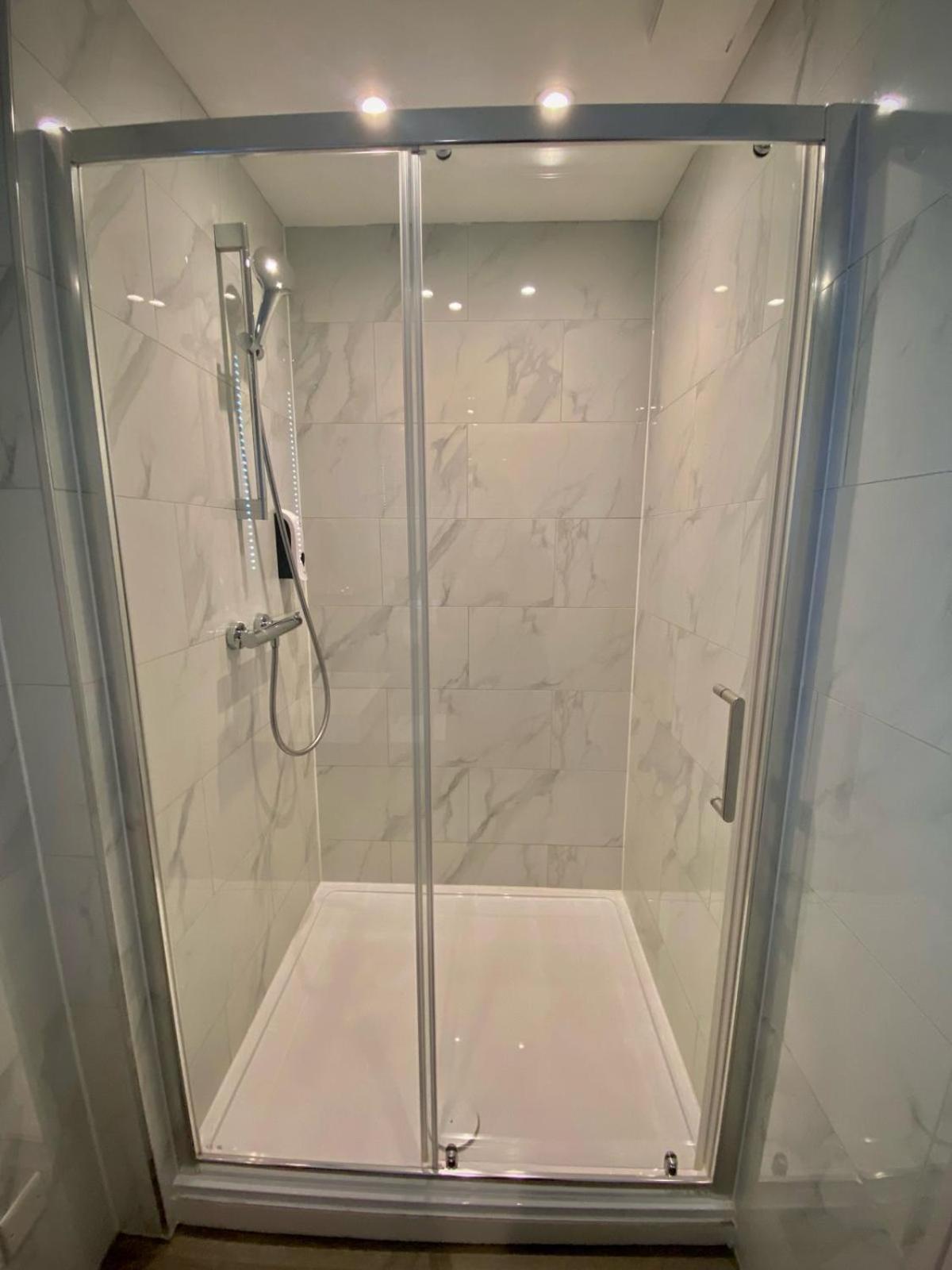 Holtwhites Hotel 엔필드 외부 사진