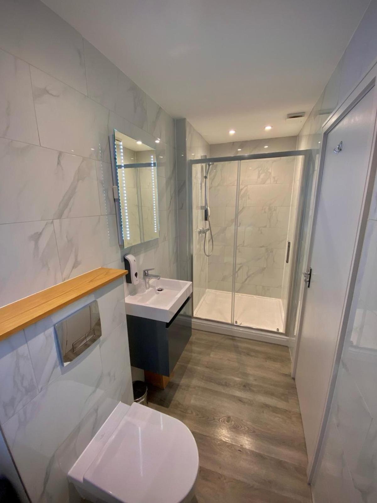 Holtwhites Hotel 엔필드 외부 사진