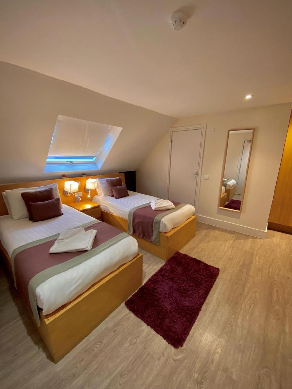 Holtwhites Hotel 엔필드 외부 사진