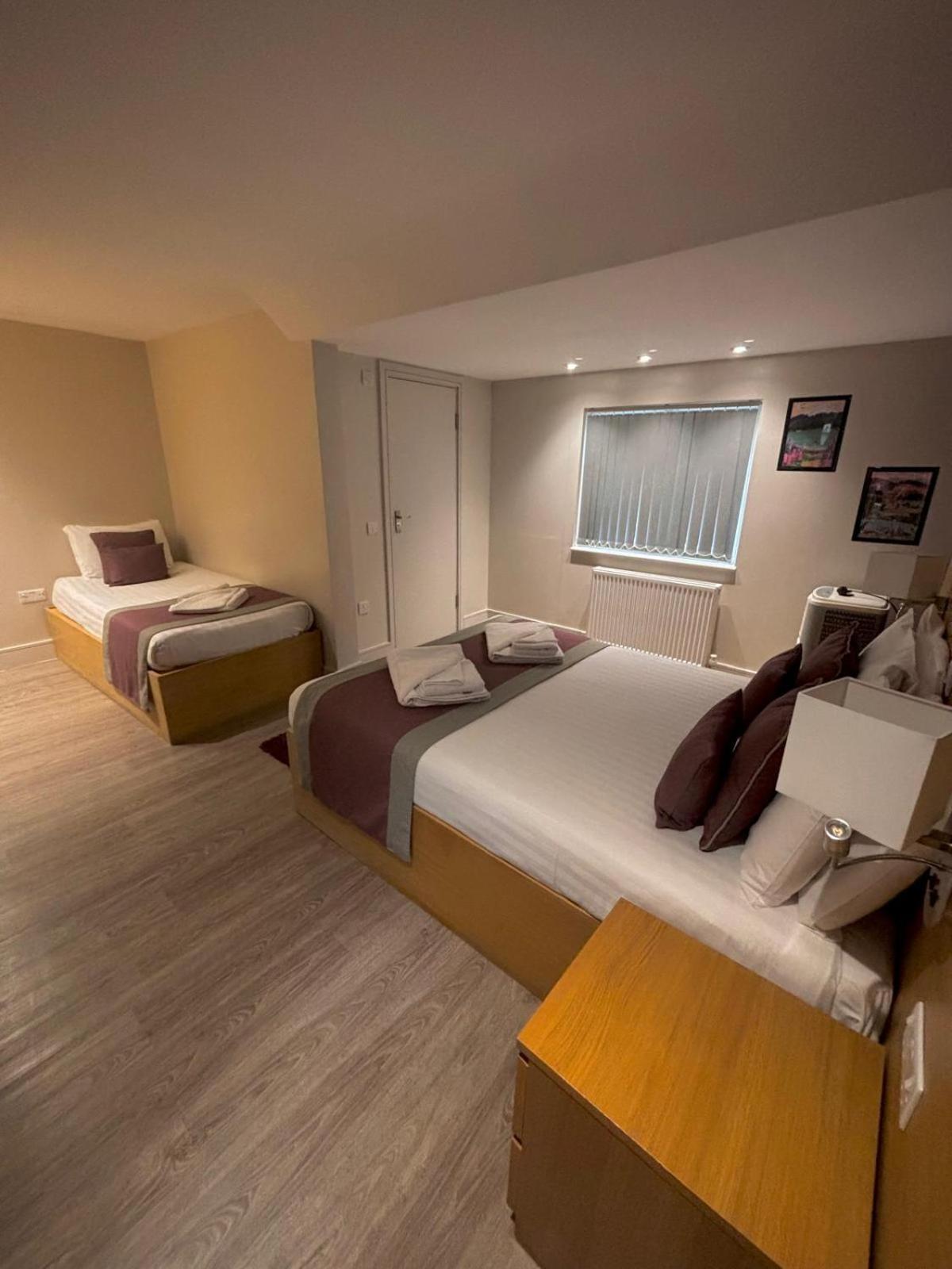 Holtwhites Hotel 엔필드 외부 사진