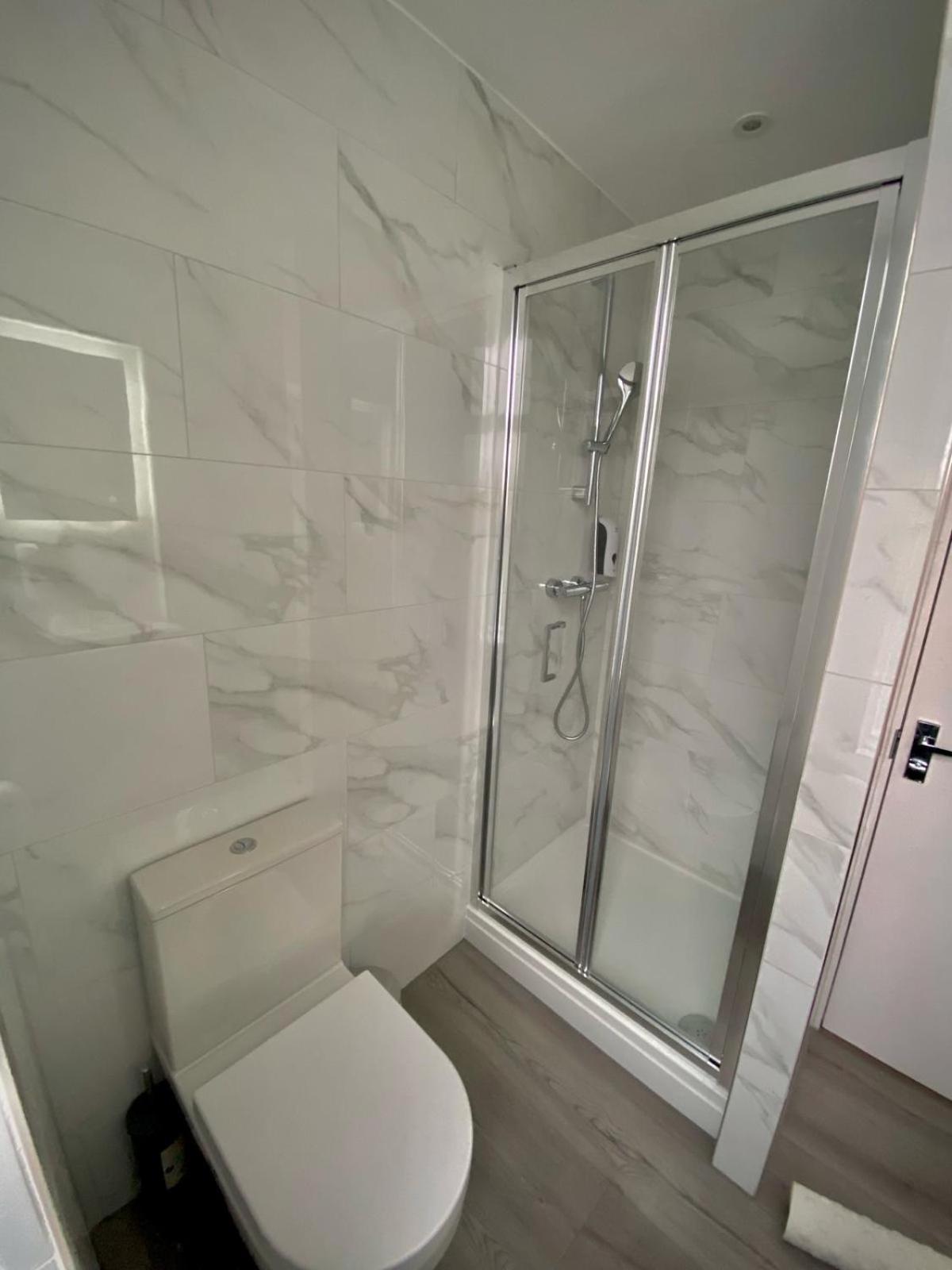 Holtwhites Hotel 엔필드 외부 사진