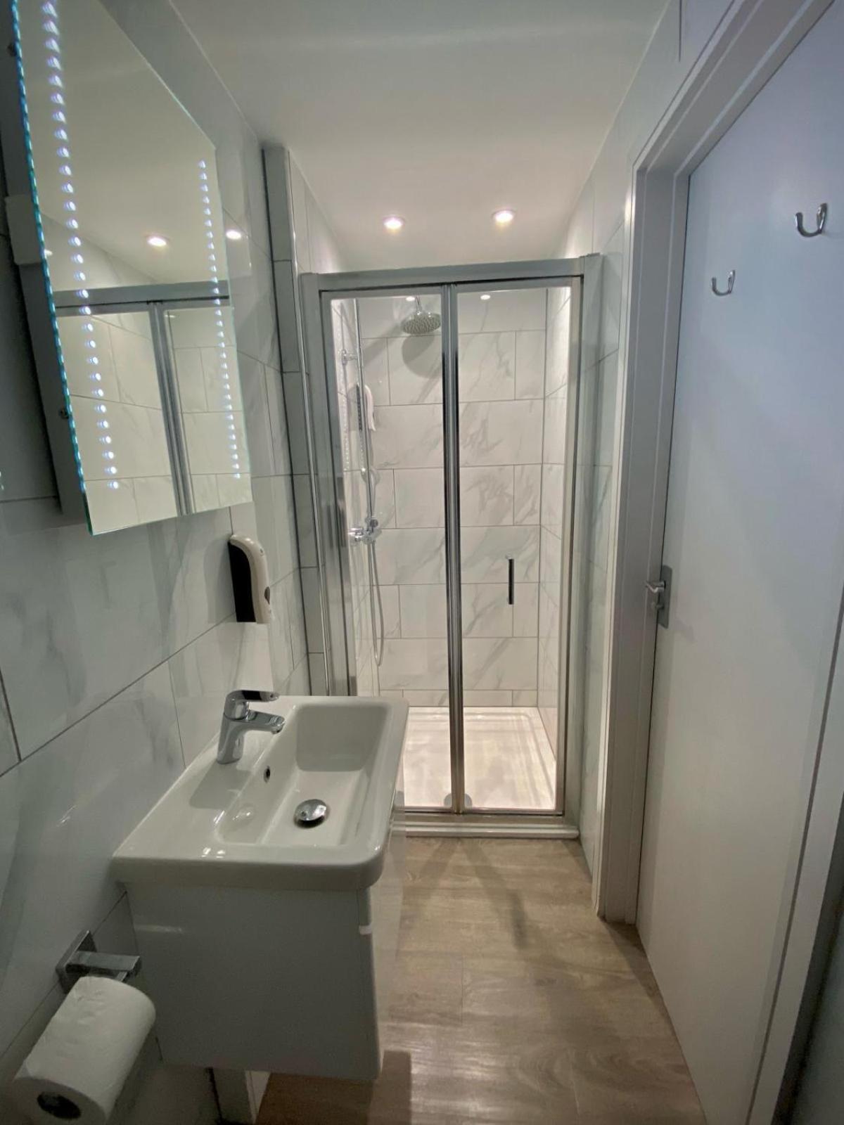 Holtwhites Hotel 엔필드 외부 사진