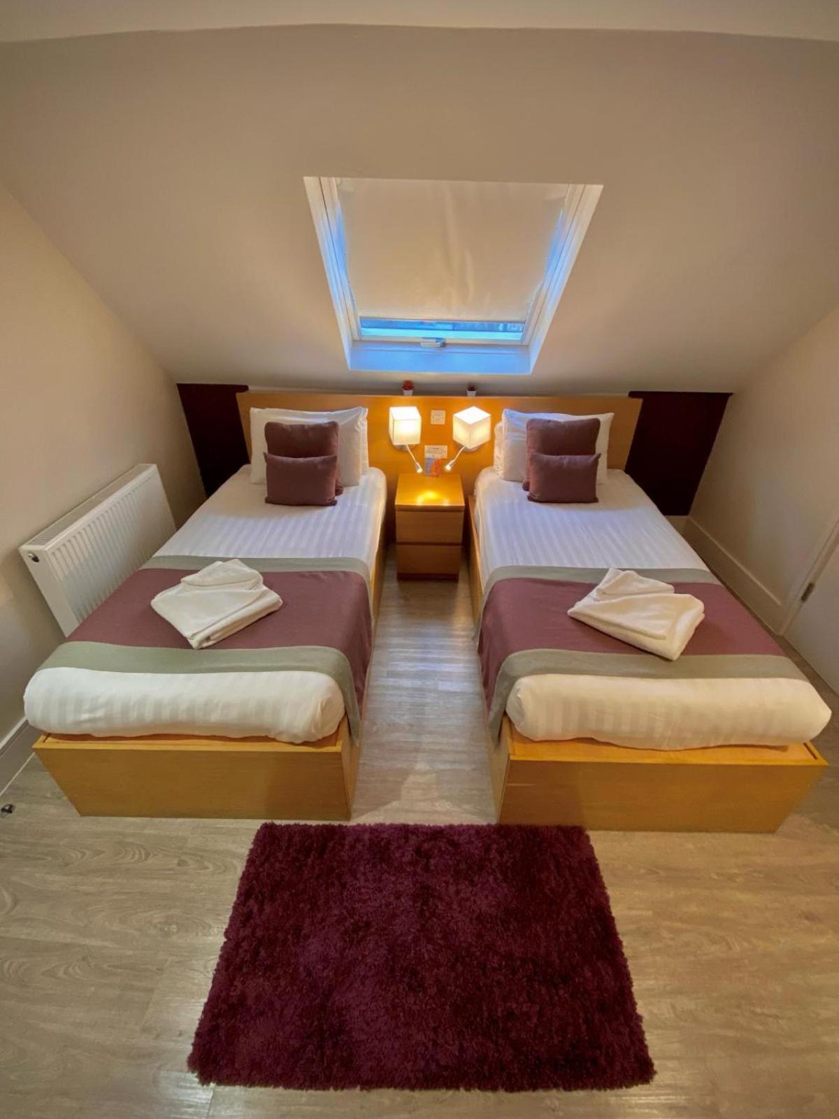 Holtwhites Hotel 엔필드 외부 사진
