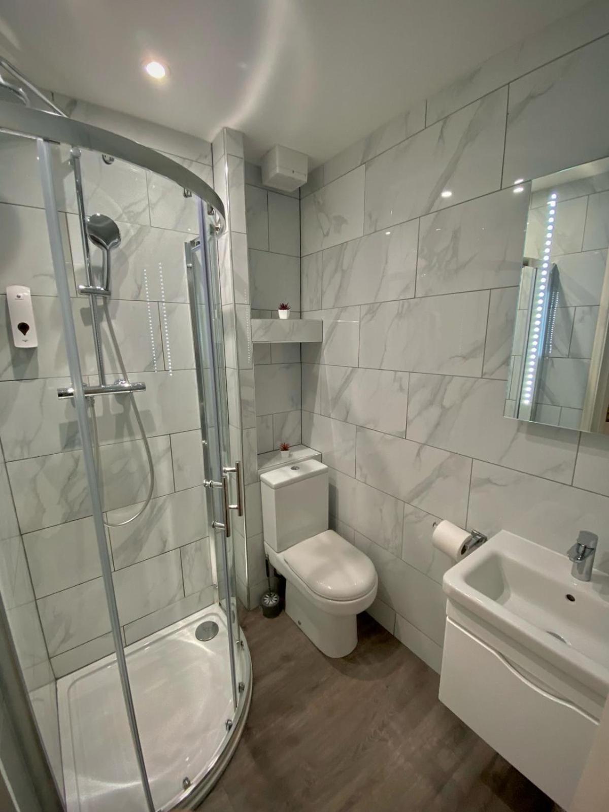 Holtwhites Hotel 엔필드 외부 사진