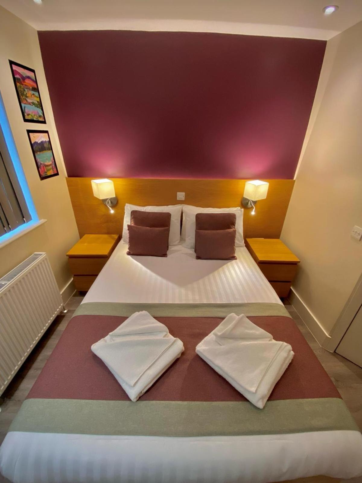 Holtwhites Hotel 엔필드 외부 사진